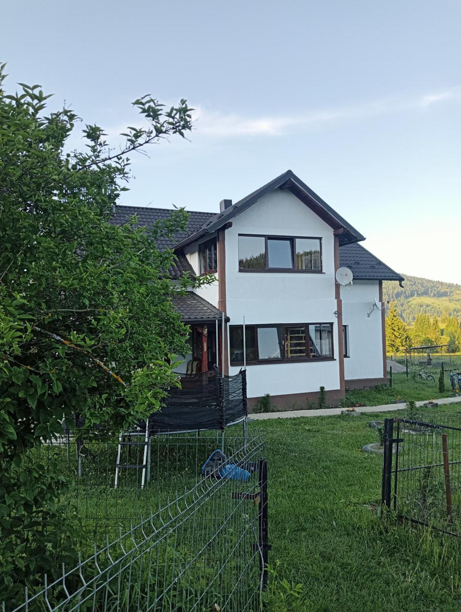 Casa Vasy Guest House วาตราดอร์เนย์ ภายนอก รูปภาพ